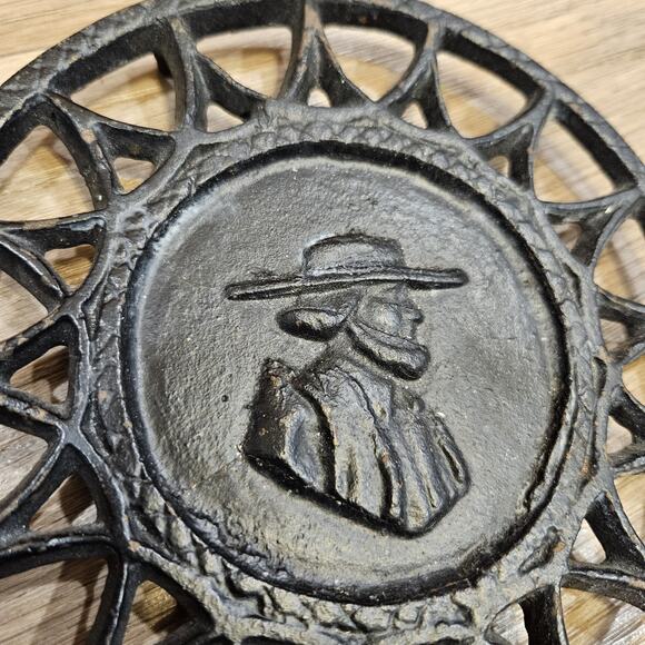 Vintage Cast Iron Trivet Civil War Military Silhouette 6-1/4" USA RARE Vtg - Picture 3 of 8